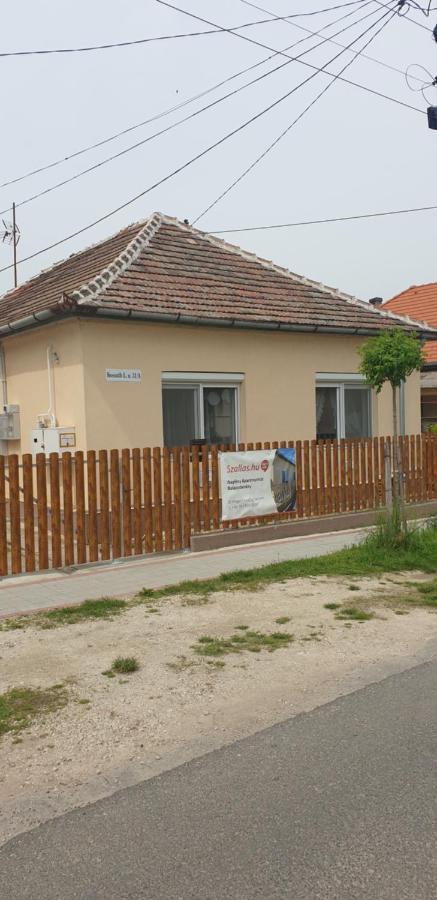 Napfény Apartmanház Balatonberény Exterior foto