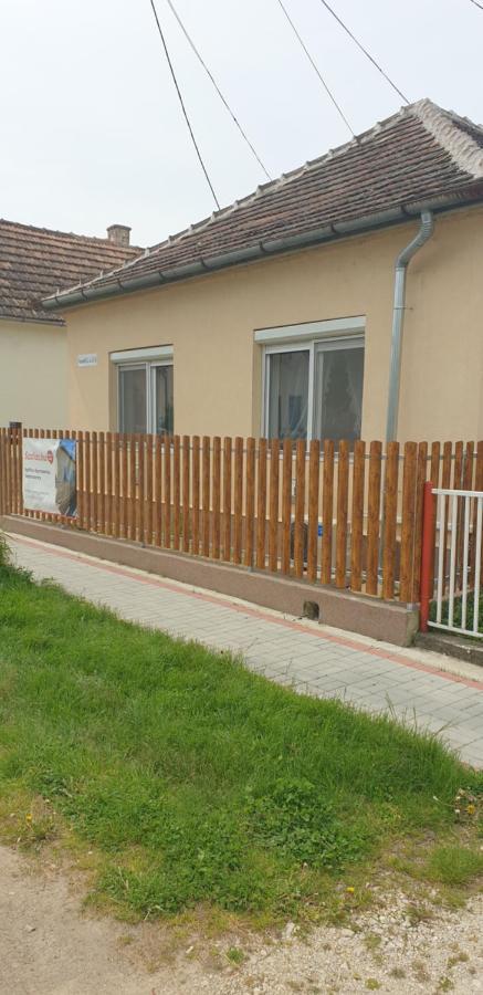 Napfény Apartmanház Balatonberény Exterior foto